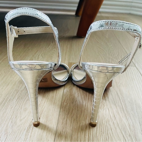 Kenneth Cole New York Brandy 85 Ankle Strap High Heel Sandals Silver Size 7 - Picture 2 of 3